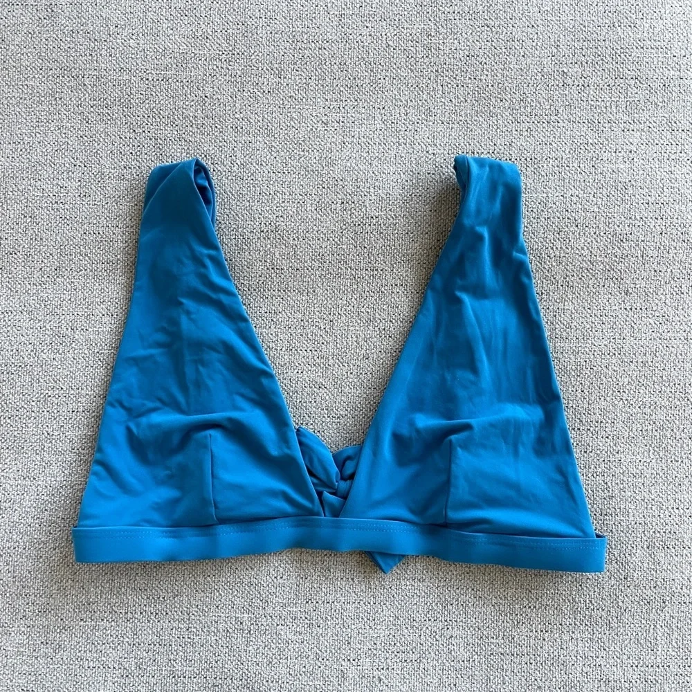 KIKIRIO Solid 19 Skye Plunge V-neck Bikini Top In Blue Size L Swim